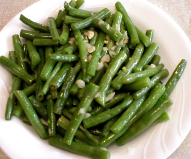 Green Beans with Garlic and Lemon